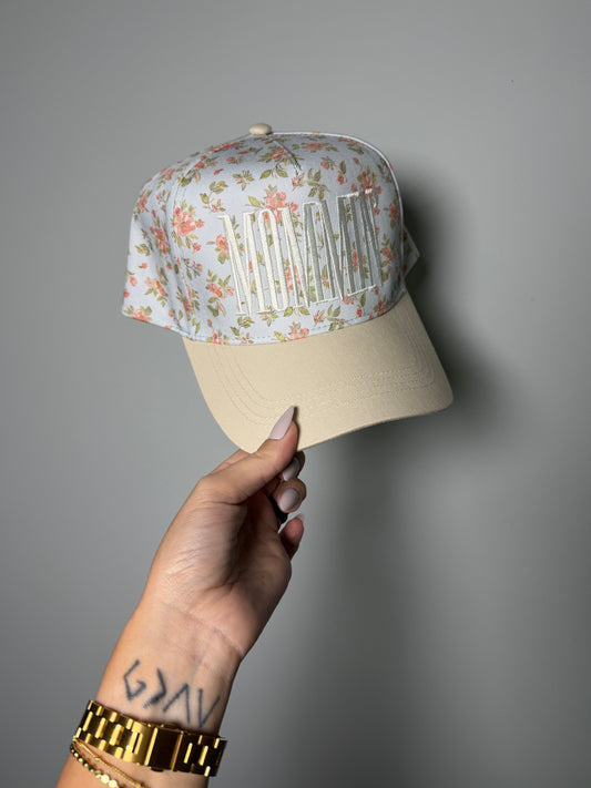 Mommin' Trucker Hat - Coral/White